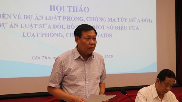 Thứ trưởng Bộ Y tế Đỗ Xuân Tuyên phát biểu tại Hội thảo. - Sputnik Việt Nam