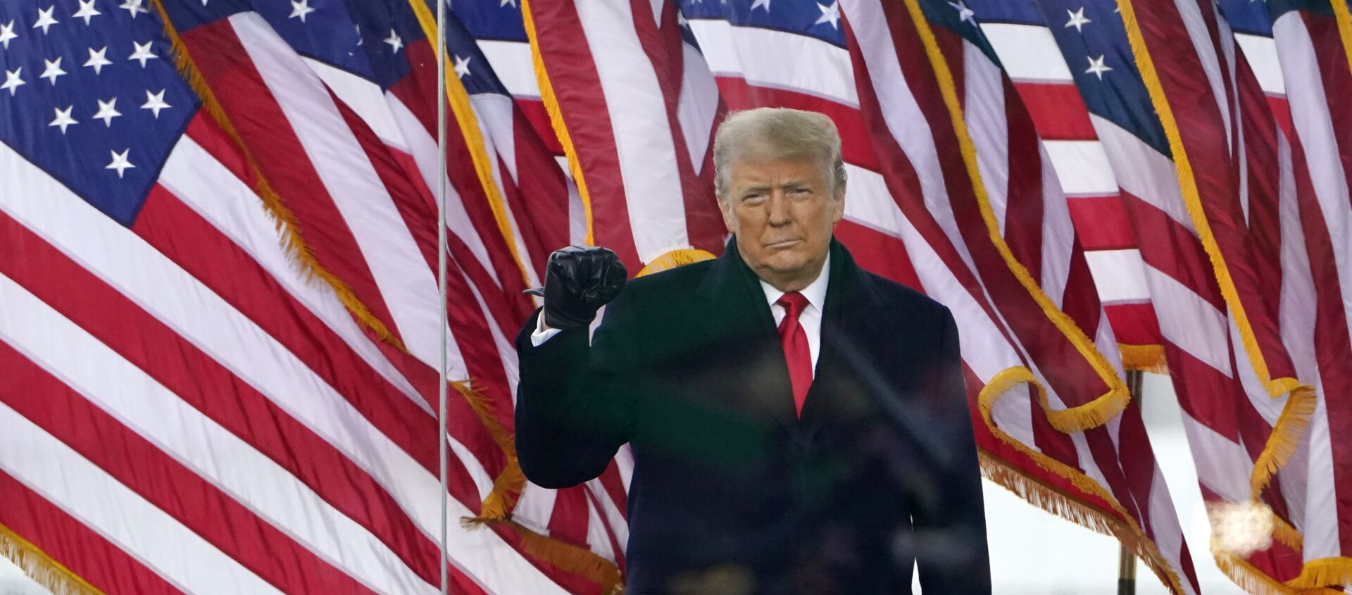 Tổng thống Donald Trump đến để phát biểu tại một cuộc biểu tình vào thứ Tư, ngày 6 tháng 1 năm 2021, ở Washington. (Ảnh AP / Jacquelyn Martin) - Sputnik Việt Nam, 1920, 01.02.2021