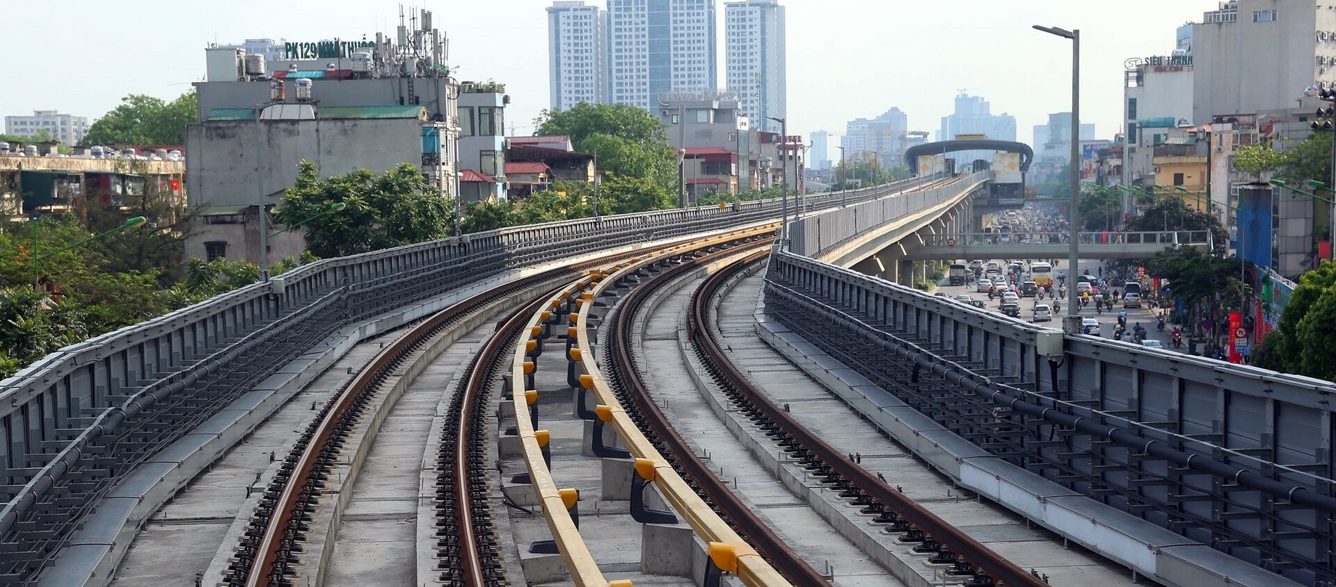 Đường sắt Cát Linh-Hà Đông có tuyến chính dài hơn 13km đi trên cao, 12 nhà ga và 13 đoàn tàu. - Sputnik Việt Nam, 1920, 25.01.2021