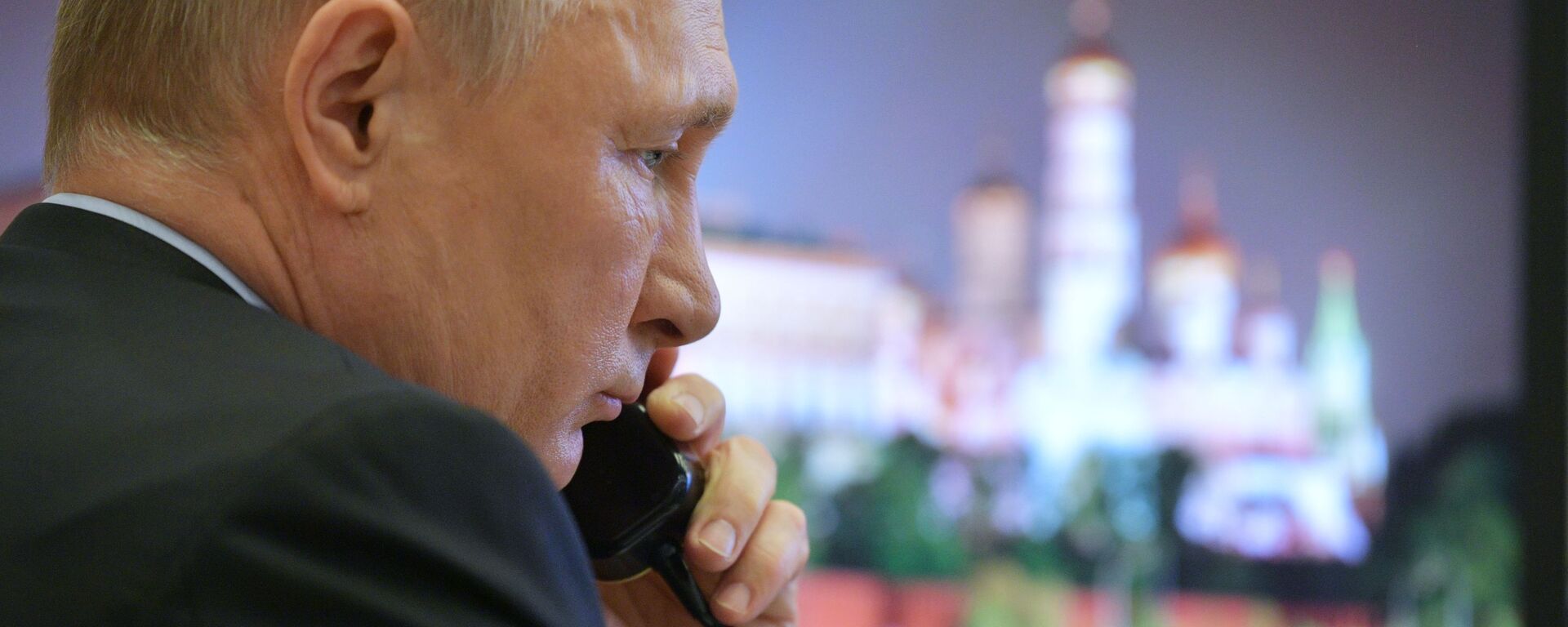 Tổng thống Nga Putin nói chuyện điện thoại - Sputnik Việt Nam, 1920, 13.05.2022