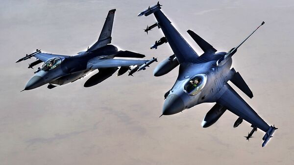 Chiến đấu cơ F-16 của Không lực Hoa Kỳ trên lãnh thổ Iraq. - Sputnik Việt Nam