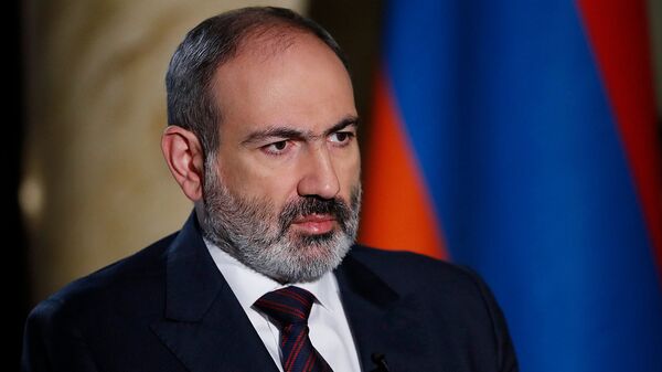 Thủ tướng Nikol Pashinyan phỏng vấn trực tiếp Petros Ghazaryan (27/12/2020). Yerevan - Sputnik Việt Nam