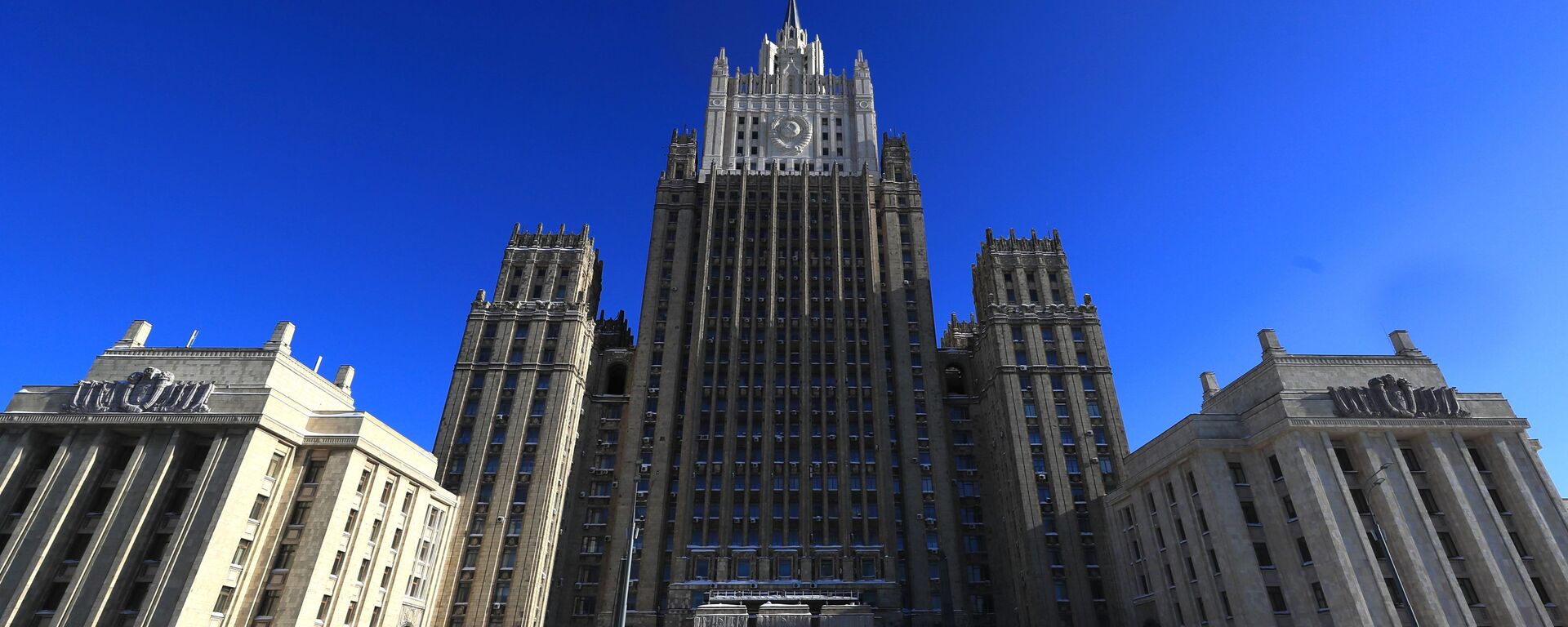 Tòa nhà của Bộ Ngoại giao Liên bang Nga trên Quảng trường Smolenskaya-Sennaya ở Moscow - Sputnik Việt Nam, 1920, 13.03.2024