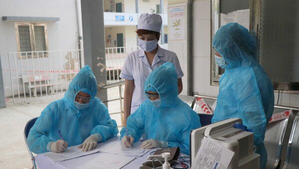Khu vực theo dõi và tiến hành kiểm tra các chỉ số sức khỏe cho người sau tiêm. - Sputnik Việt Nam