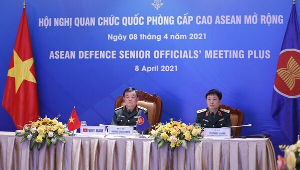 Thượng tướng Hoàng Xuân Chiến, Thứ trưởng Bộ Quốc phòng, Trưởng ADSOM+ Việt Nam tham dự Hội nghị Quan chức Quốc phòng cấp cao ASEAN mở rộng tại điểm cầu Hà Nội.  - Sputnik Việt Nam