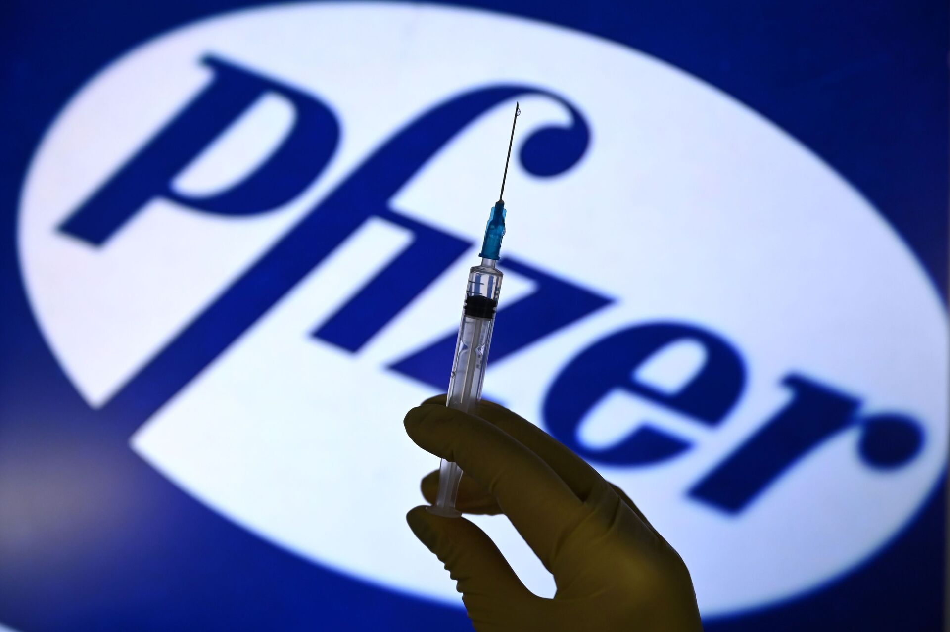 Bộ Y tế: Việt Nam phải chấp nhận rủi ro nếu mua Pfizer - Sputnik Việt Nam, 1920, 18.05.2021