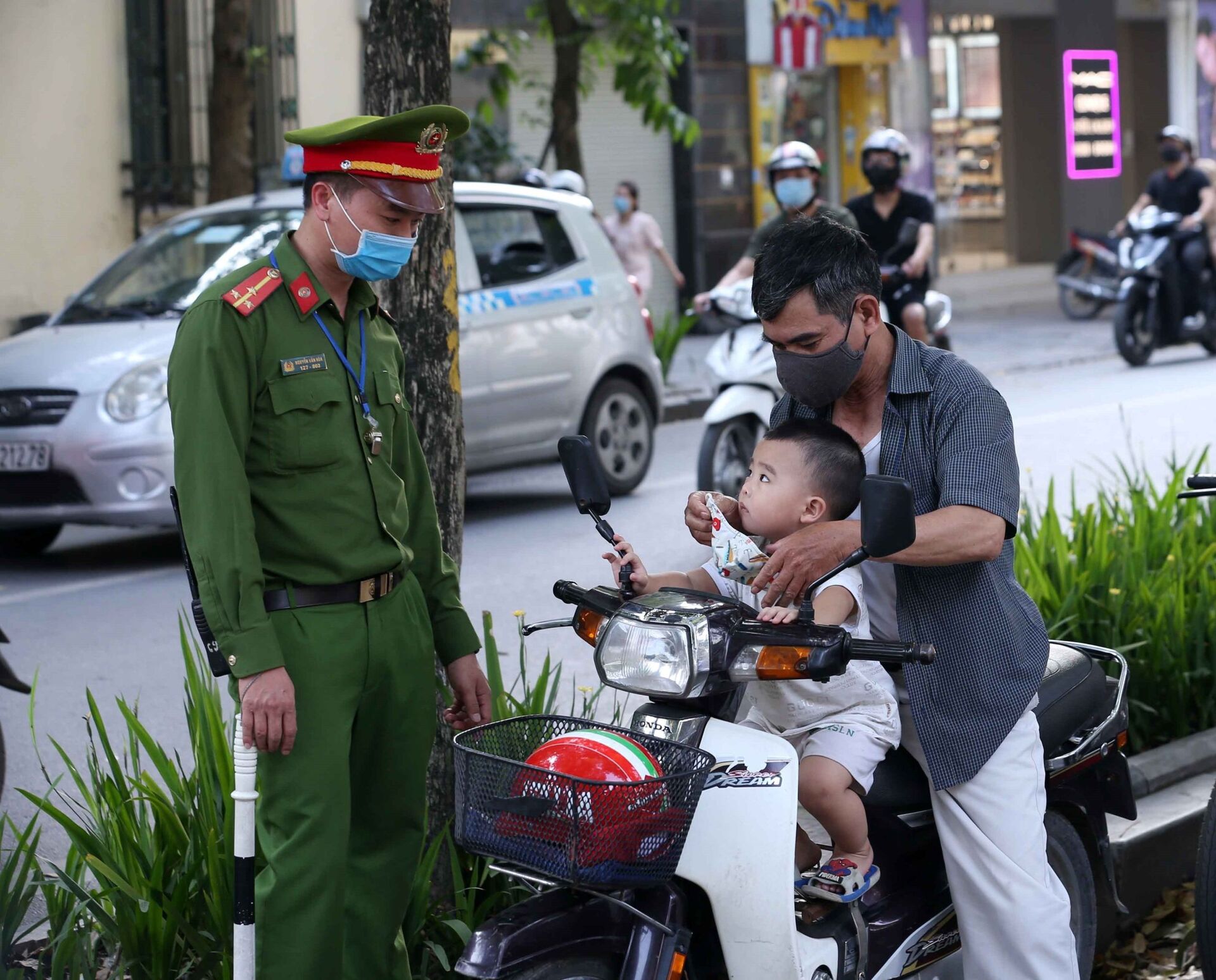 Chủ tịch UBND TP Hà Nội: Rà soát từng người quay lại Thủ đô sau kỳ nghỉ lễ - Sputnik Việt Nam, 1920, 02.05.2021