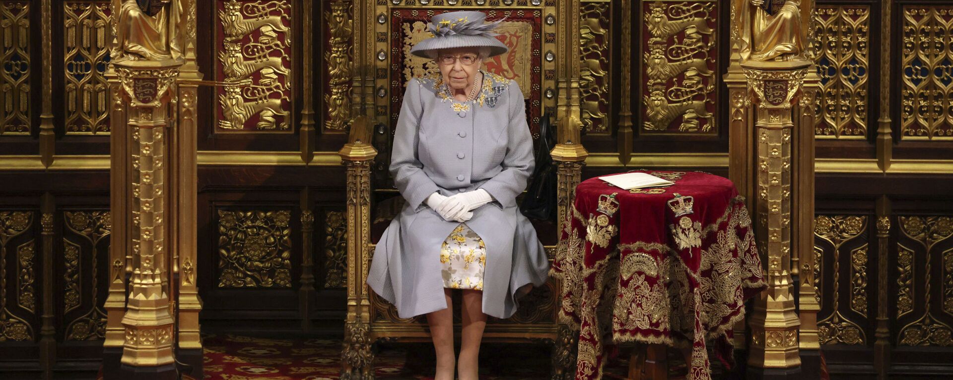 Nữ hoàng Elizabeth II của Vương quốc Anh có bài phát biểu trước Viện Quý tộc tại Điện Westminster ở London - Sputnik Việt Nam, 1920, 30.01.2022