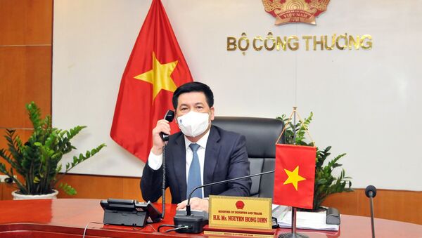 Bộ trưởng Nguyễn Hồng Diên tại cuộc điện đàm với Bộ trưởng Yasutoshi Nishimura.  - Sputnik Việt Nam