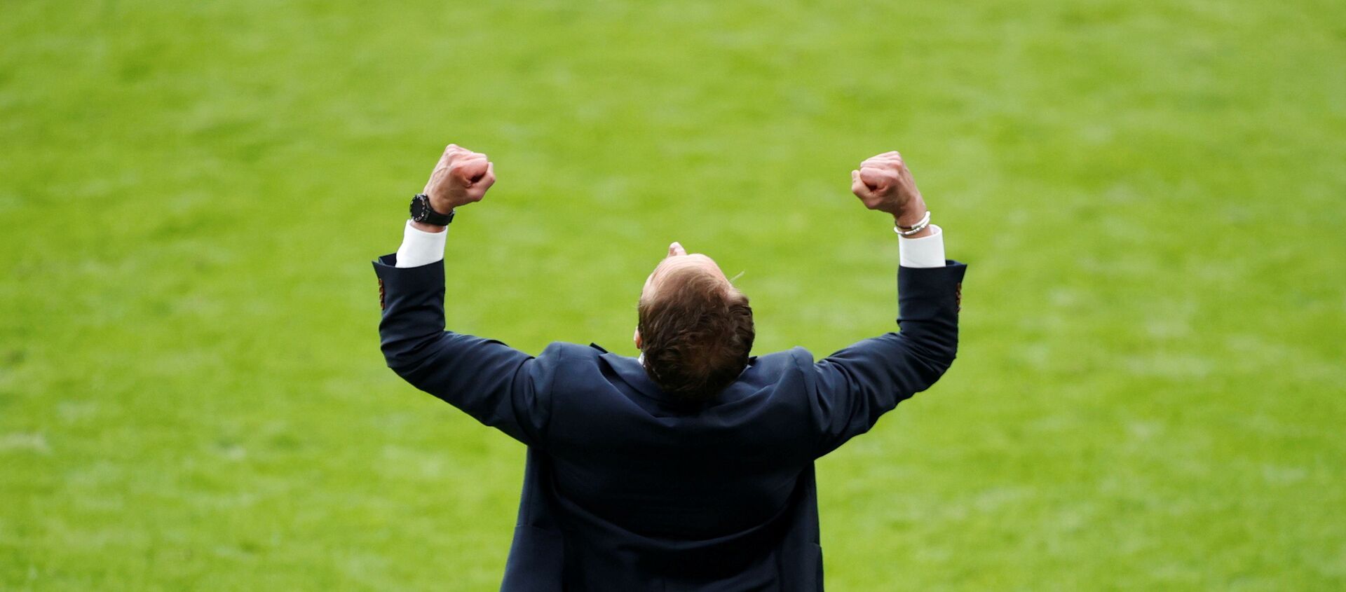 Trận đấu thuộc vòng 16 Euro 2020 - Huấn luyện viên đội tuyển Anh Gareth Southgate ăn mừng chiến thắng của đội tuyển trước Đức tại sân vận động Wembley ở London, Anh ngày 29 tháng 6 năm 2021 - Sputnik Việt Nam, 1920, 02.07.2021