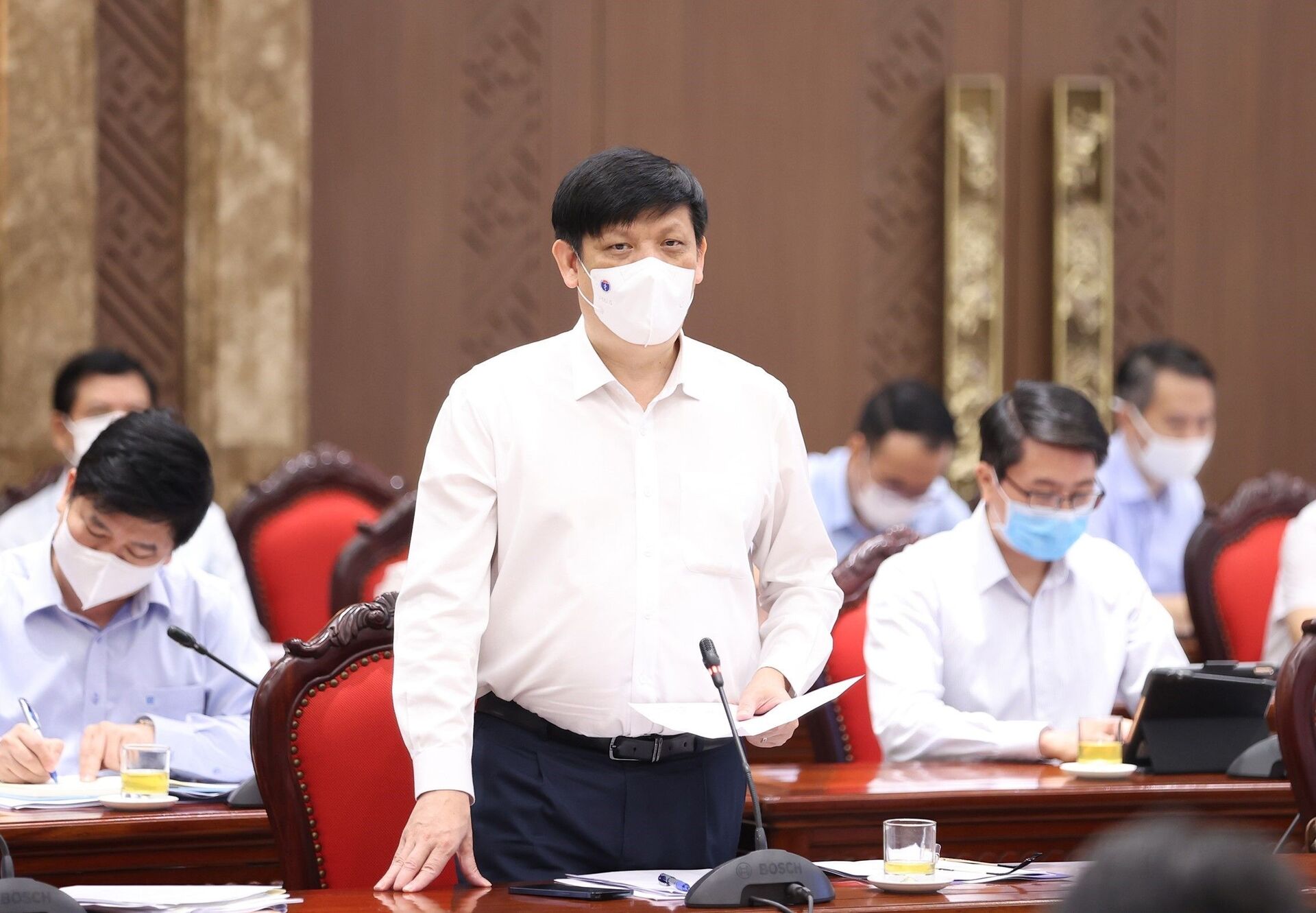Bộ trưởng Bộ Y tế Nguyễn Thanh Long báo cáo tình hình dịch bệnh COVID-19. - Sputnik Việt Nam, 1920, 05.10.2021