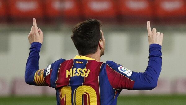 Lionel Messi của Barcelona ăn mừng khi ghi bàn thắng thứ ba - Sputnik Việt Nam