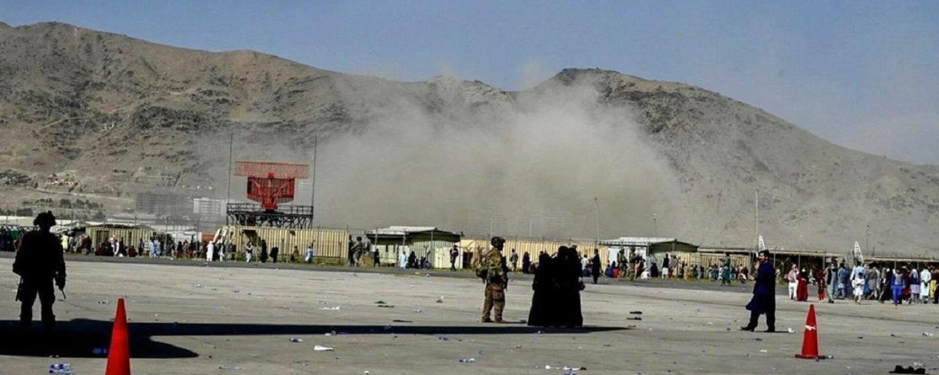 Vụ nổ ở gần sân bay Kabul - Sputnik Việt Nam, 1920, 15.11.2021