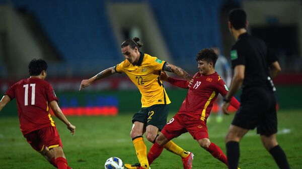 Trận đấu giữa tuyển Việt Nam và Australia trong khuôn khổ vòng loại World Cup 2022 khu vực châu Á - Sputnik Việt Nam