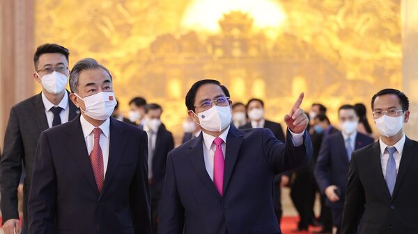 Thủ tướng Phạm Minh Chính và Bộ trưởng Ngoại giao Trung Quốc Vương Nghị - Sputnik Việt Nam