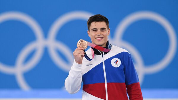 Vận động viên người Nga Nikita Nagorny, người giành huy chương đồng môn thể dục nghệ thuật tại Thế vận hội Olympic lần thứ XXXII, tại lễ trao giải. - Sputnik Việt Nam