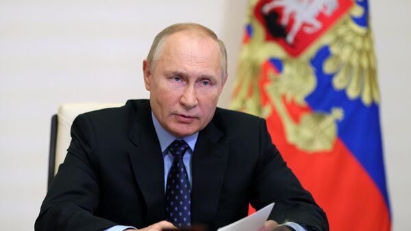 Tổng thống Nga Vladimir Putin chủ trì cuộc họp về phát triển tiềm năng tài nguyên của bán đảo Yamal - Sputnik Việt Nam