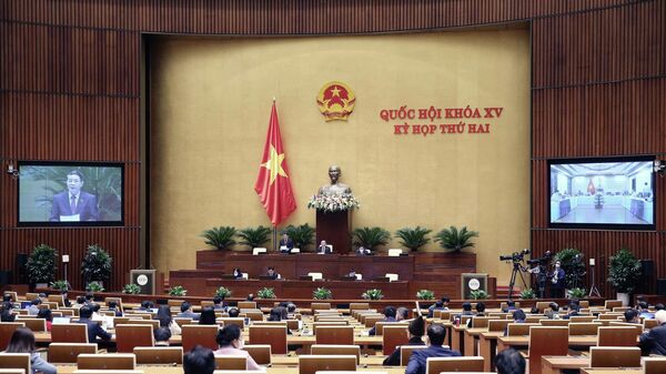 Tiếp tục Kỳ họp thứ hai, Quốc hội khóa XV, Quốc hội thảo luận trực tuyến về dự án Luật Kinh doanh bảo hiểm (sửa đổi). - Sputnik Việt Nam