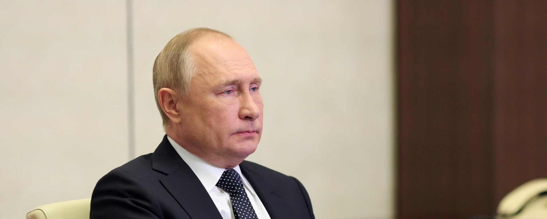 Tổng thống Nga khi ông Vladimir Putin phát biểu tại cuộc họp thượng đỉnh G20 trong chế độ hội nghị truyền hình - Sputnik Việt Nam, 1920, 13.11.2021