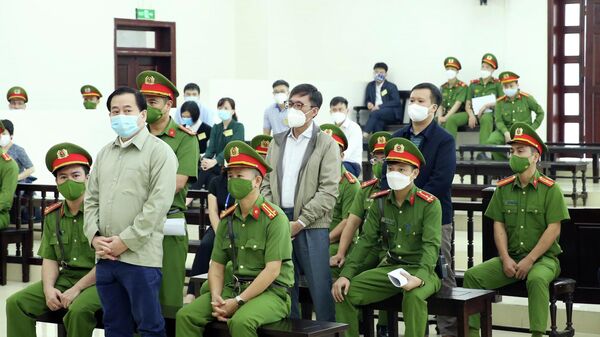 Các bị cáo tại phiên tòa xét xử. - Sputnik Việt Nam
