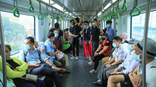 Người dân Thủ đô háo hức trải nghiệm đi tàu tuyến Cát Linh-Hà Đông - Sputnik Việt Nam