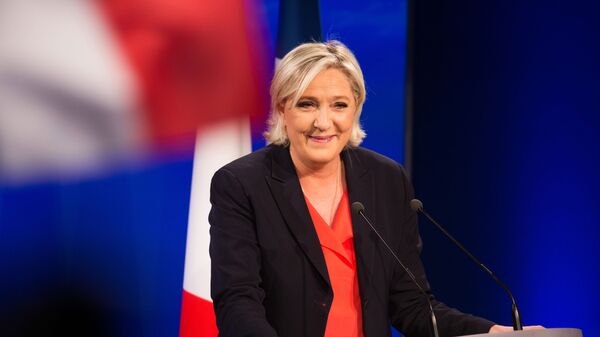 Marine Le Pen, lãnh đạo đảng chính trị Mặt trận Quốc gia Pháp, tại sự kiện sau cuộc bỏ phiếu vòng hai của cuộc bầu cử Tổng thống Pháp - Sputnik Việt Nam