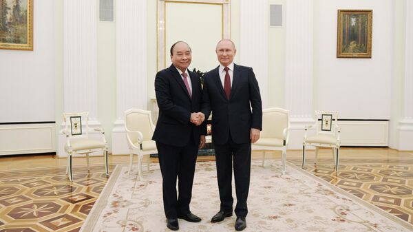 Nhà lãnh đạo Nga Vladimir Putin và Chủ tịch Việt Nam Nguyễn Xuân Phúc hội đàm tại Moskva
 - Sputnik Việt Nam