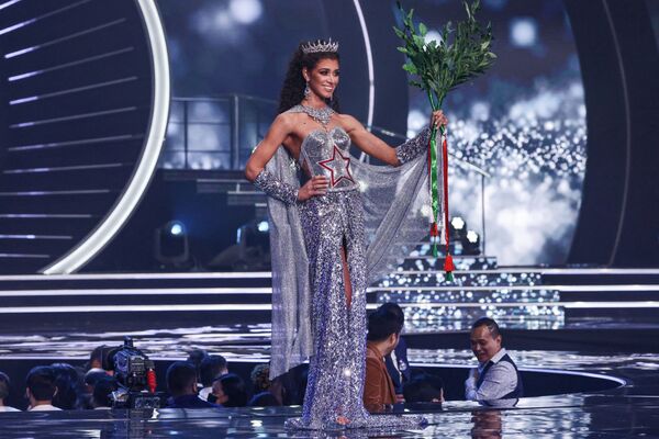 Đại diện Ý trong trang phục dân tộc tại cuộc thi Hoa hậu hoàn vũ thế giới 2021 tại Israel - Sputnik Việt Nam