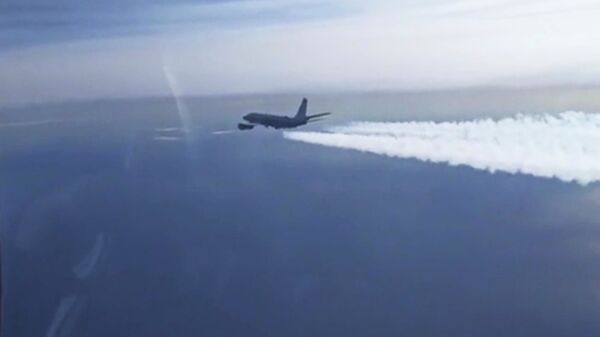 Máy bay trinh sát của Mỹ trên Biển Đen ngày 3 tháng 12 năm 2021 - Sputnik Việt Nam