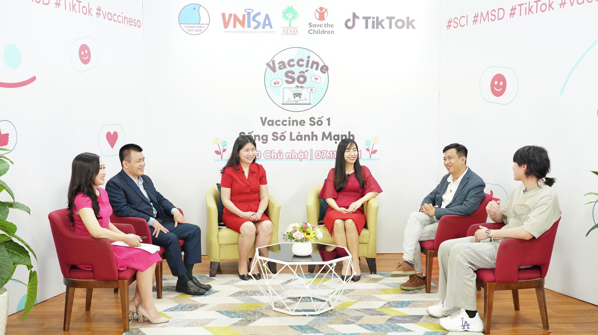 Buổi phát trực tiếp tập số 1 của chiến dịch Vaccine Số - “Sống số lành mạnh” trên kênh TikTok LIVE Việt Nam - Sputnik Việt Nam, 1920, 20.12.2021
