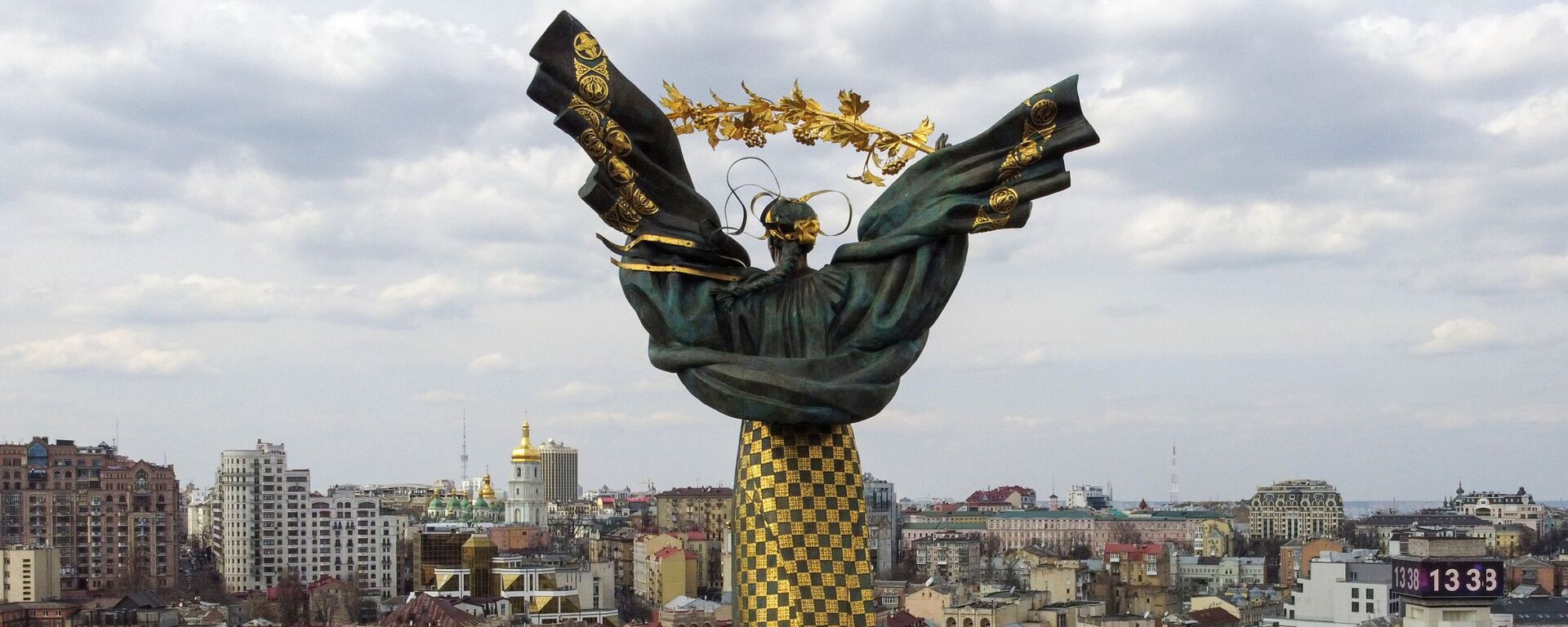Tượng đài Độc lập trên Quảng trường Độc lập ở Kiev, năm 2021 - Sputnik Việt Nam, 1920, 24.02.2022