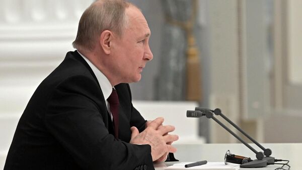 Tổng thống Nga Vladimir Putin tại cuộc họp Hội đồng An ninh Liên bang Nga - Sputnik Việt Nam