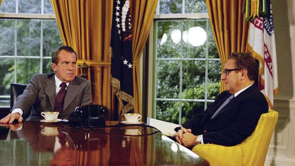 Tổng thống Mỹ Richard Nixon và Ngoại trưởng Henry Kissinger trong cuộc họp ở Washington - Sputnik Việt Nam
