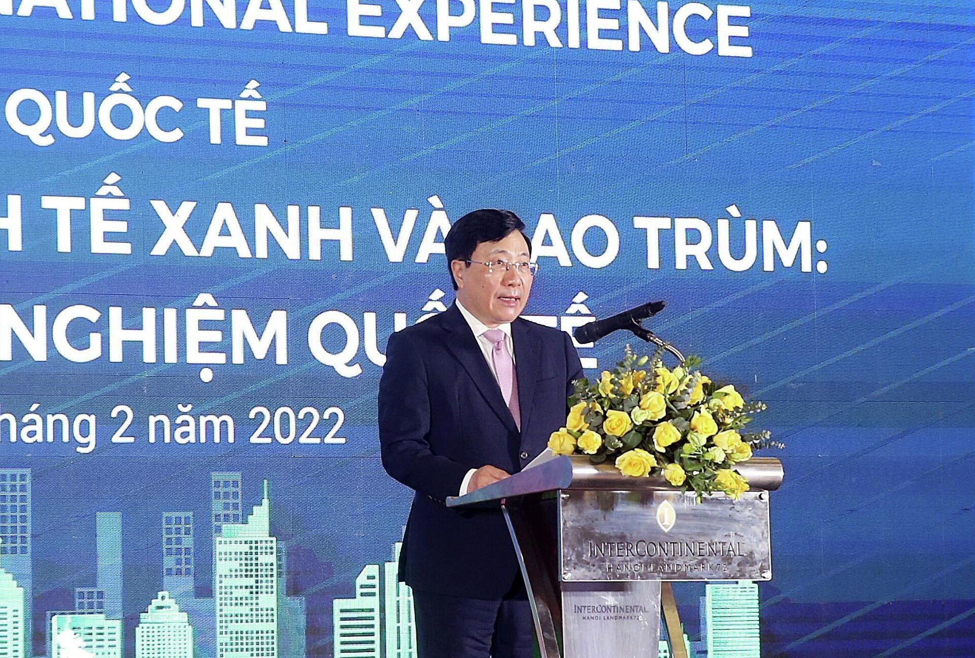 Phó Thủ tướng Thường trực Phạm Bình Minh: Chính phủ Việt Nam theo đuổi tiến trình phục hồi xanh và bao trùm - Sputnik Việt Nam, 1920, 25.02.2022