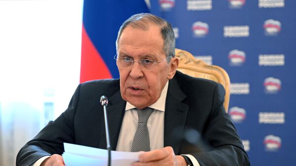 Ngoại trưởng Nga Sergei Lavrov tại cuộc họp ủy ban Đảng Nước Nga thống nhất về hợp tác quốc tế - Sputnik Việt Nam