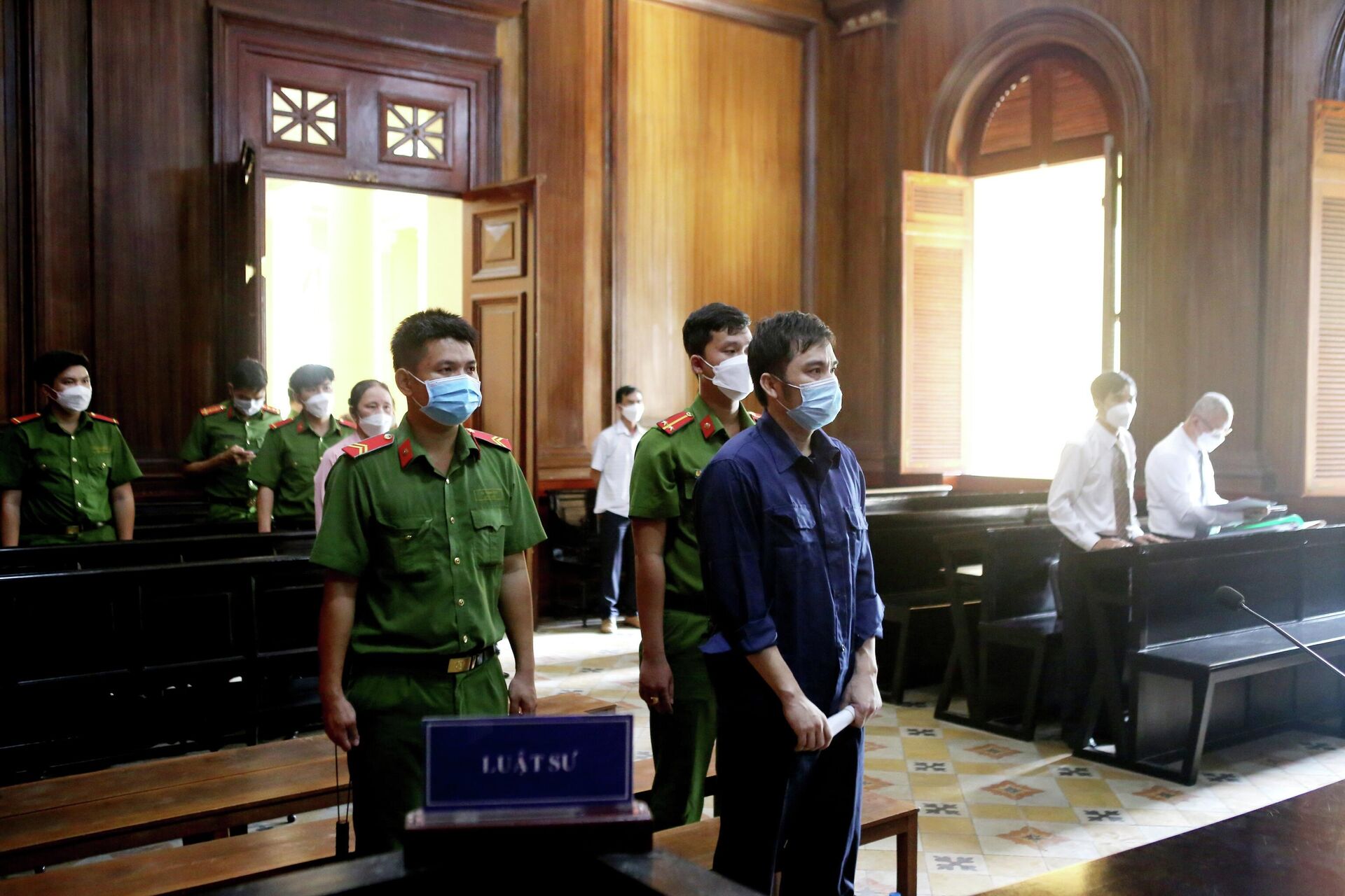 Bị cáo Lê Chí Thành tại phiên tòa phúc thẩm ngày 13/4/2022. - Sputnik Việt Nam, 1920, 13.04.2022