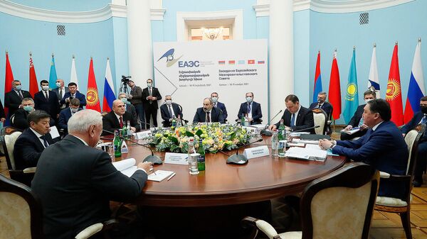 Cuộc họp kín của Hội đồng liên chính phủ Á-Âu của các nước EAEU (18/11/2021). Yerevan - Sputnik Việt Nam