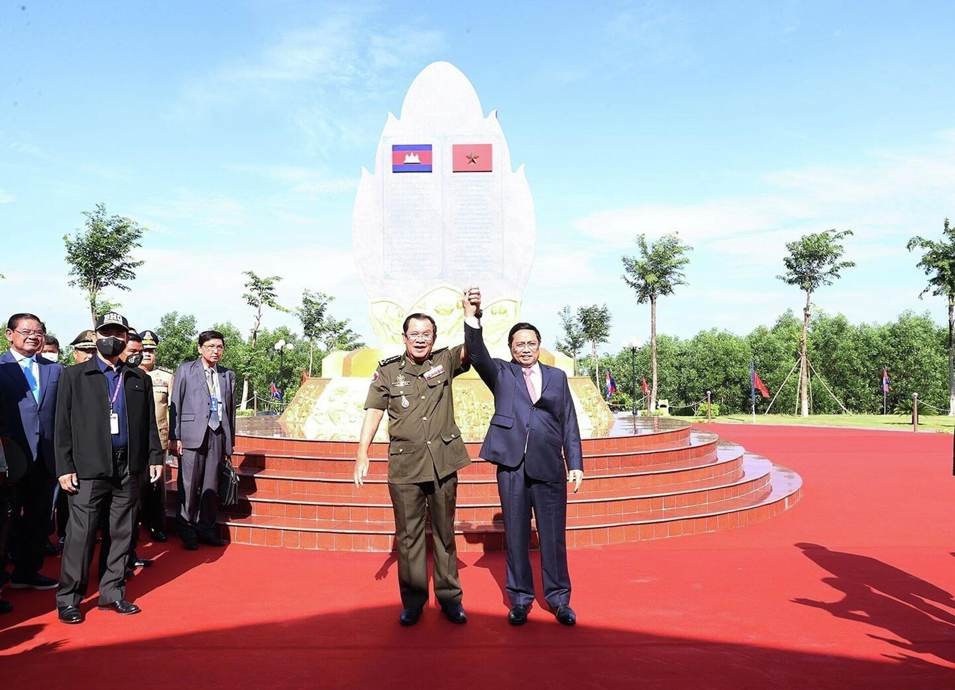 Thủ tướng Phạm Minh Chính đón Thủ tướng Campuchia Samdech Techo Hun Sen sang thăm điểm dừng chân trong hành trình cứu nước - Sputnik Việt Nam, 1920, 20.06.2022