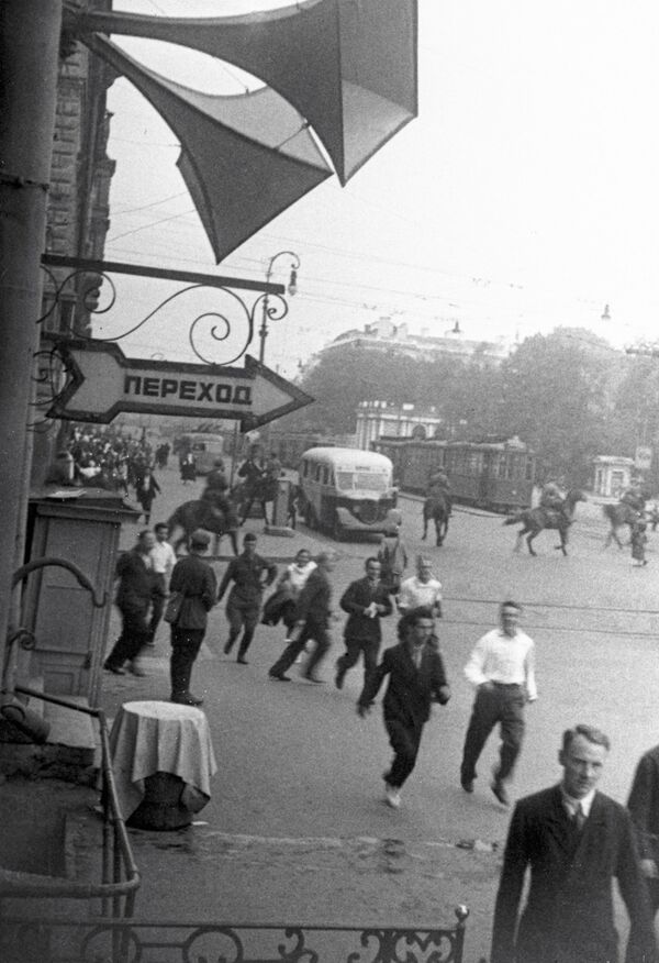 Báo động phòng không ở Leningrad trong những ngày đầu tiên của cuộc chiến tranh Vệ quốc vĩ đại. - Sputnik Việt Nam