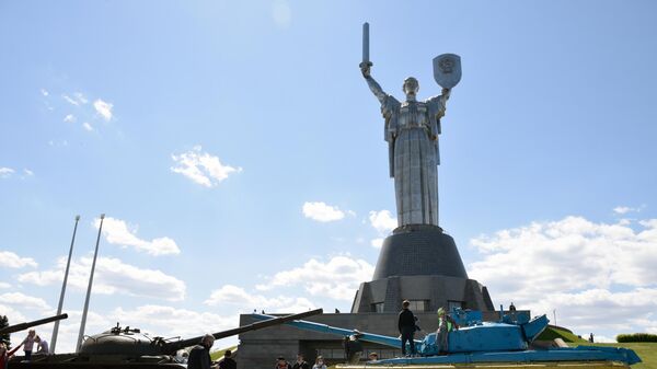 Tượng đài Mẹ-Tổ quốc tại Kiev - Sputnik Việt Nam