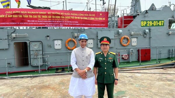 Bộ trưởng Quốc phòng Ấn Độ Rajnath Singh với người đồng cấp Việt Nam - Sputnik Việt Nam