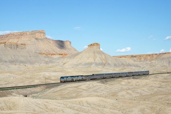 Chuyến tàu Westbound California Zephyr ở bang Utah. - Sputnik Việt Nam