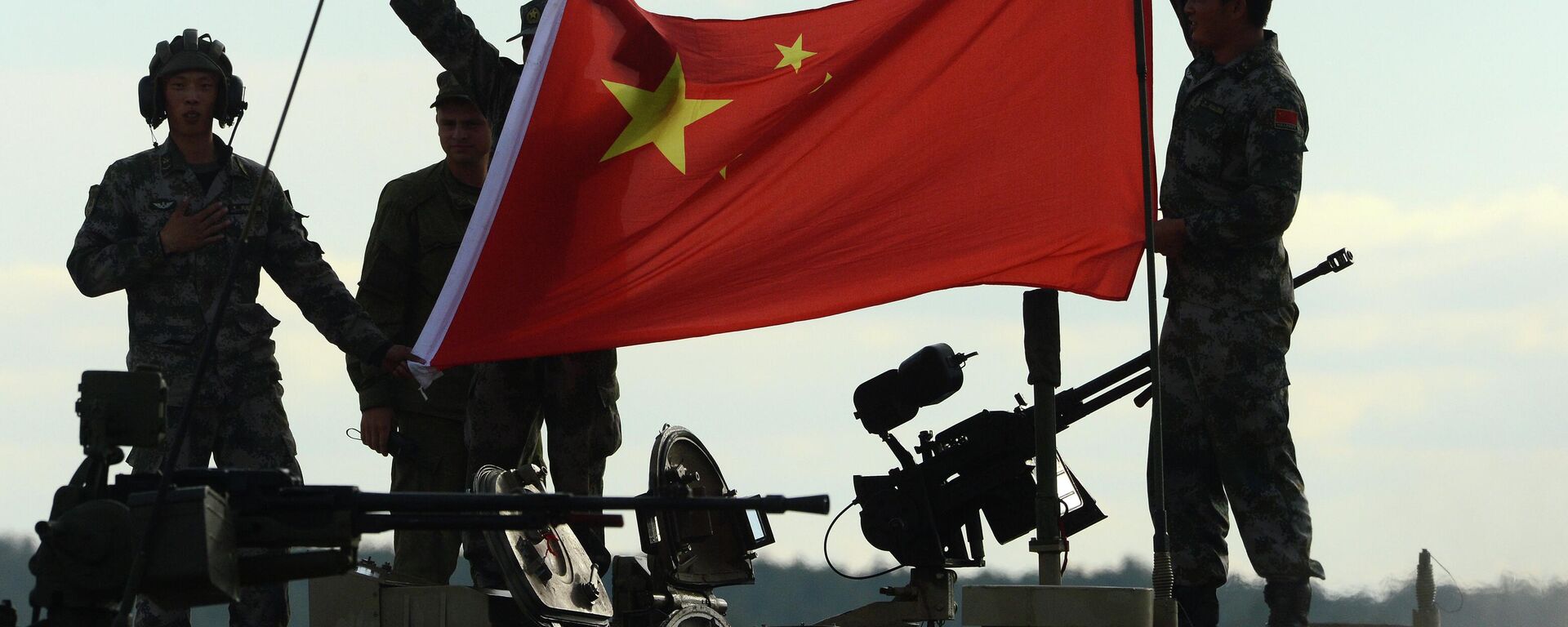 Trung Quốc đưa thiết bị quân sự mạnh nhất tới dự tập trận Vostok-2022 - Sputnik Việt Nam, 1920, 01.09.2022