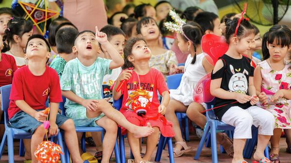 Ngày Hội Trung thu cho học sinh của các trường Mầm non, Tiểu học cơ sở - Sputnik Việt Nam