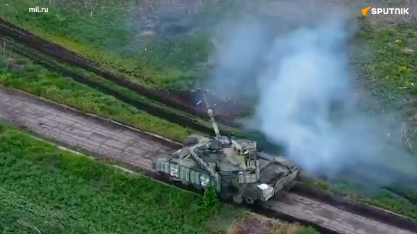 Lính tăng của LLVT Nga phá huỷ 2 xe tăng Ukraina và thu giữ xe bọc thép M-113 của Mỹ - Sputnik Việt Nam