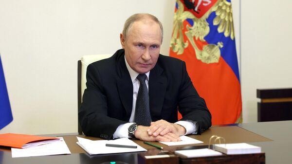 Tổng thống Nga Vladimir Putin tổ chức một cuộc họp hoạt động với các thành viên thường trực của Hội đồng Bảo an Liên bang Nga - Sputnik Việt Nam
