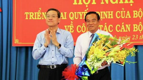 Chủ tịch Đinh Quốc Thái và Trần Đình Thành Bí thư Tỉnh ủy Đồng Nai tại cuộc họp giao ban năm 2016 - Sputnik Việt Nam