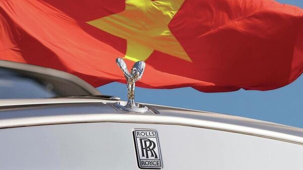 Biểu tượng biểu tượng của Spirit of Ecstasy trên Rolls-Royce ở London - Sputnik Việt Nam