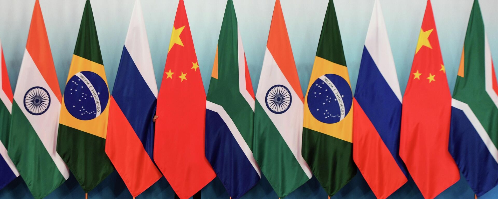 Cờ của các nước tham gia Cuộc họp của các nhà lãnh đạo BRICS - Sputnik Việt Nam, 1920, 07.08.2023