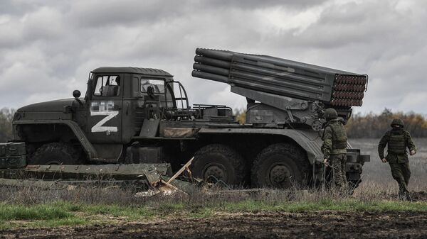 Công việc của đơn vị MLRS trong vùng Zaporozhye - Sputnik Việt Nam